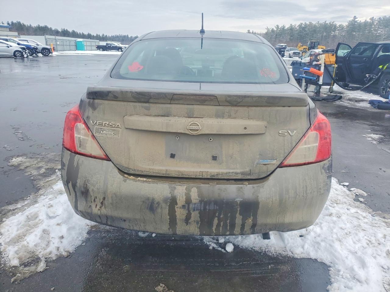 2013 Nissan Versa s