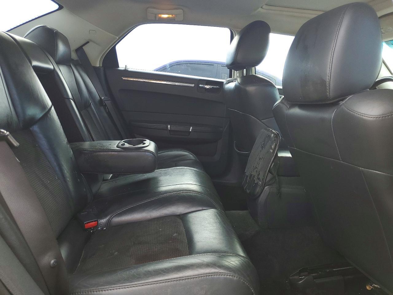 2010 Chrysler 300 s