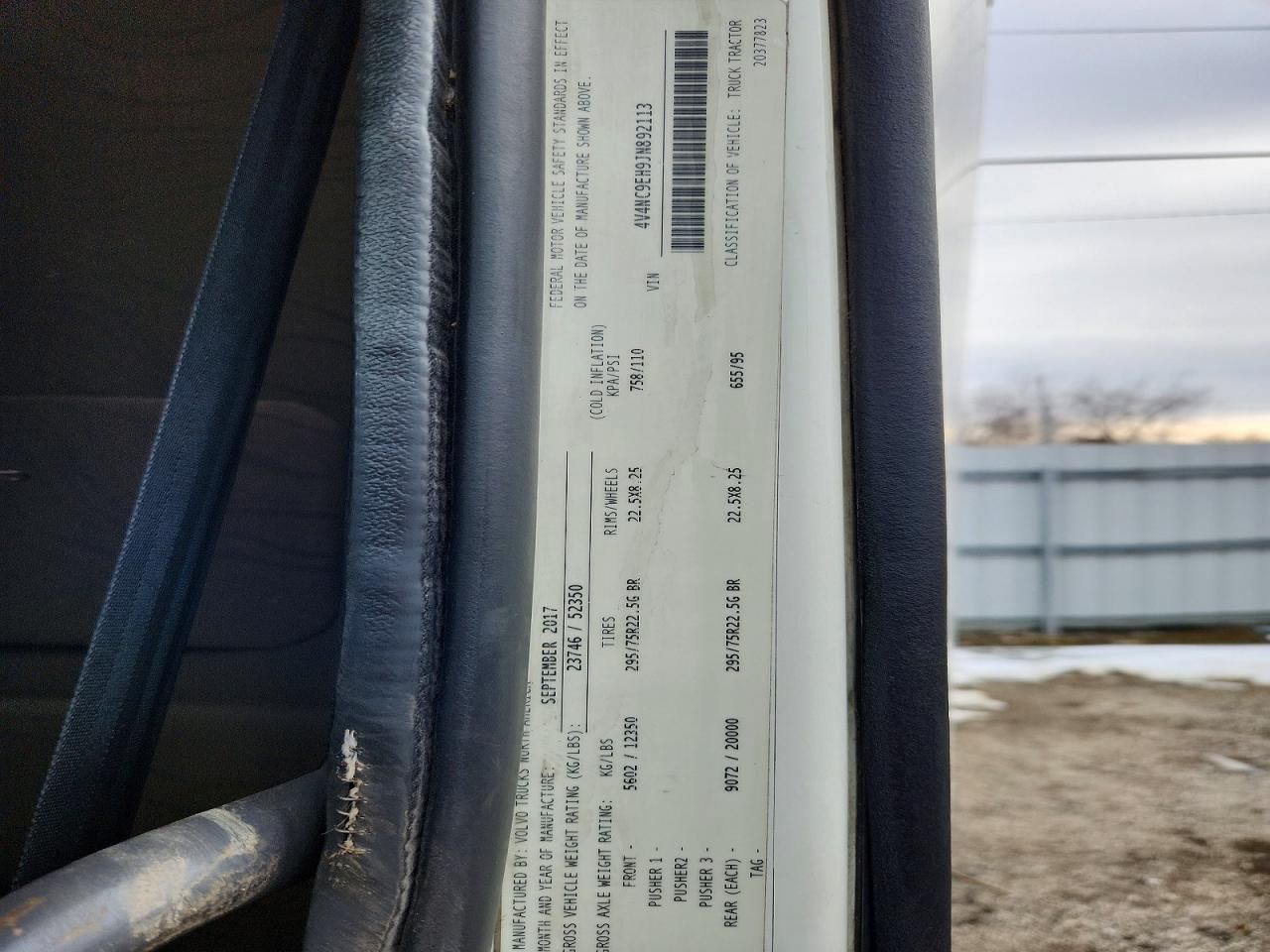 2018 Volvo VNL Semi Truck