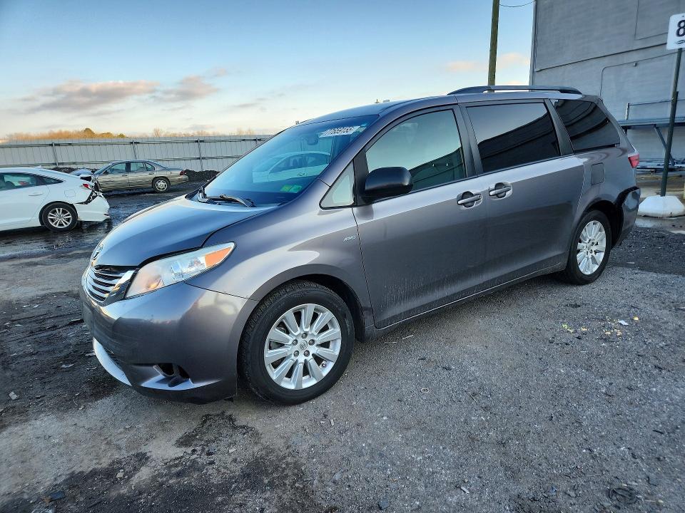 2016 Toyota Sienna le