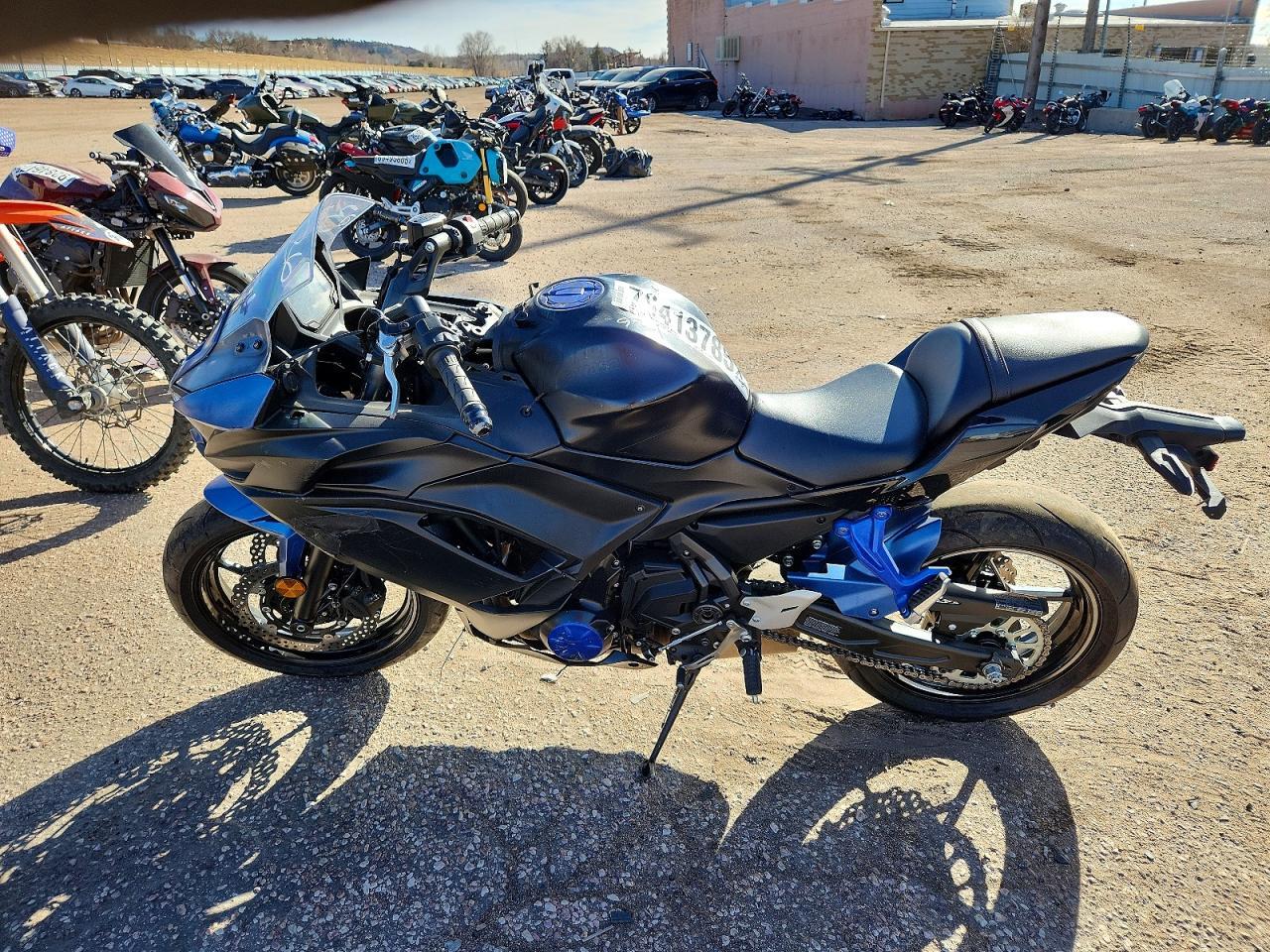 2025 Kawasaki EX650 P