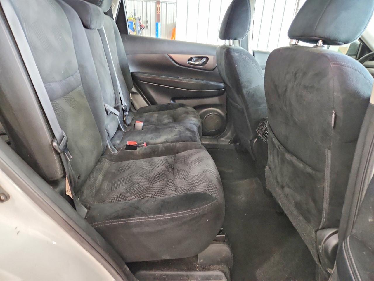 2015 Nissan Rogue s