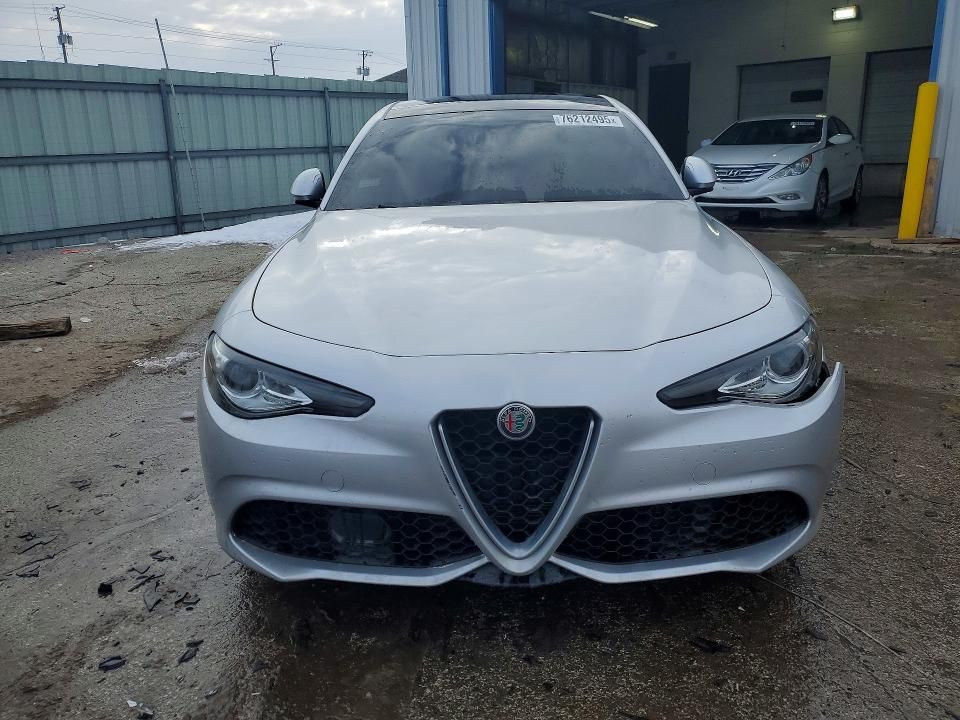2018 Alfa Romeo Giulia Q4