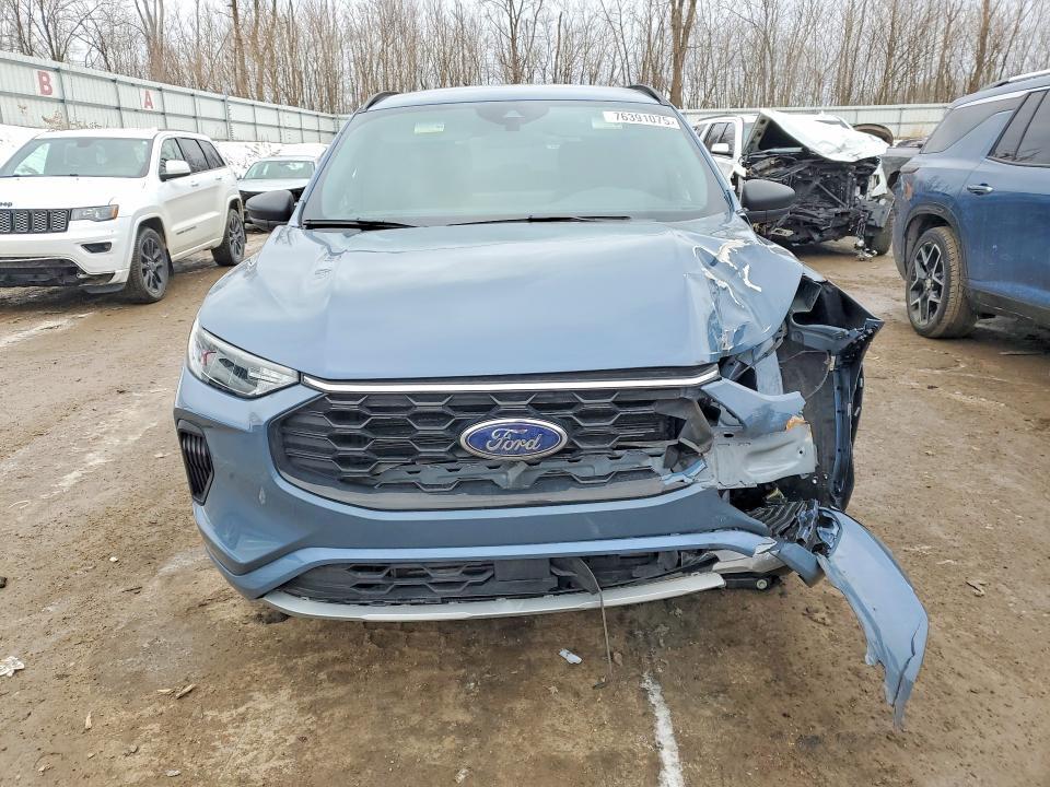 2024 Ford Escape st Line