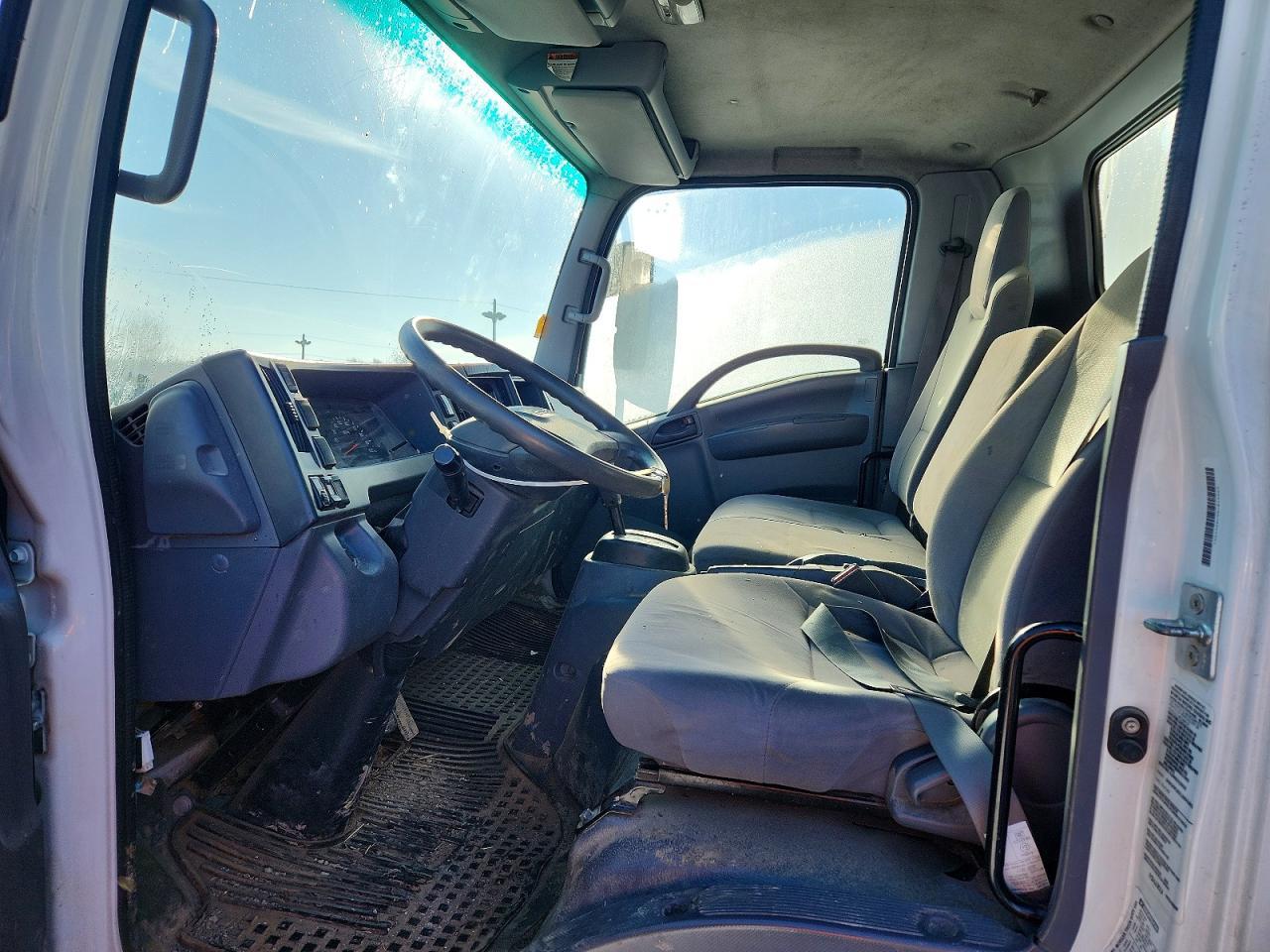 2019 Isuzu NPR HD BOX Truck