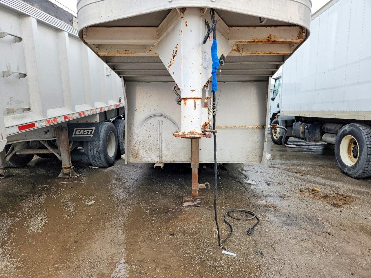 1999 Cherokee Horse Trailer
