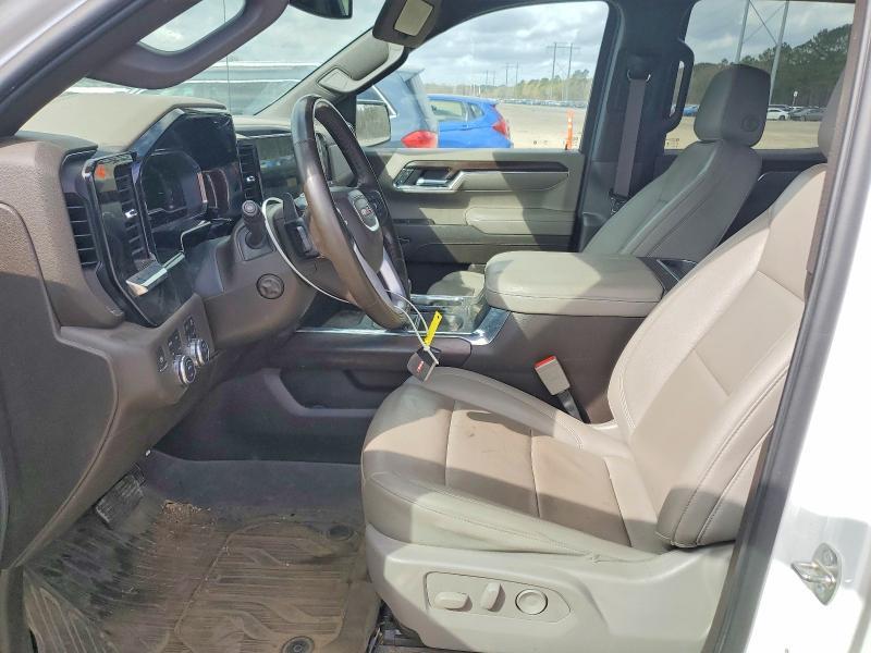2024 GMC Sierra K1500 SLT