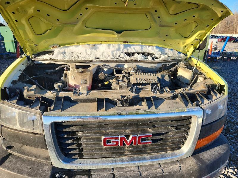 2016 GMC Savana
