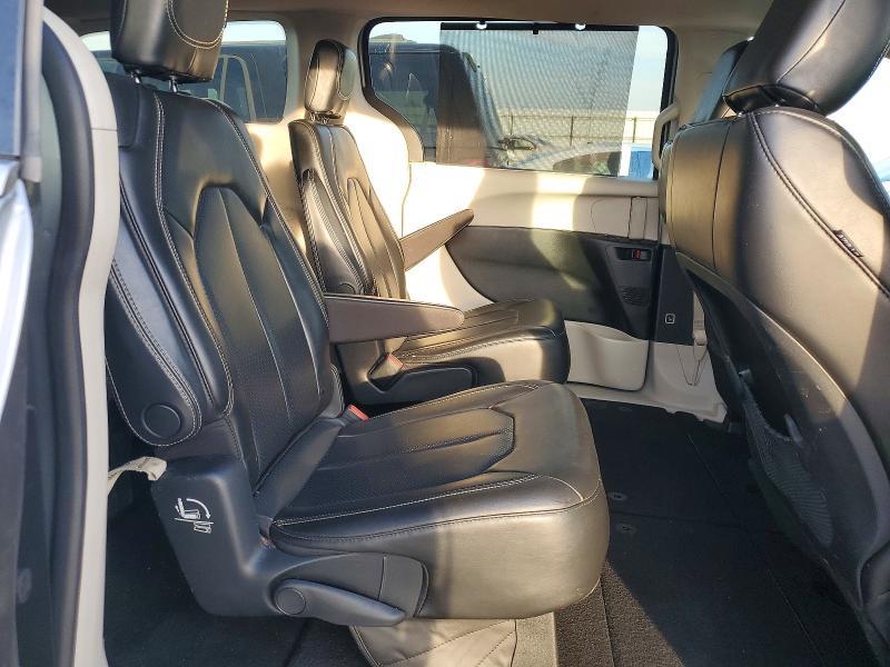 2020 Chrysler Voyager lxi