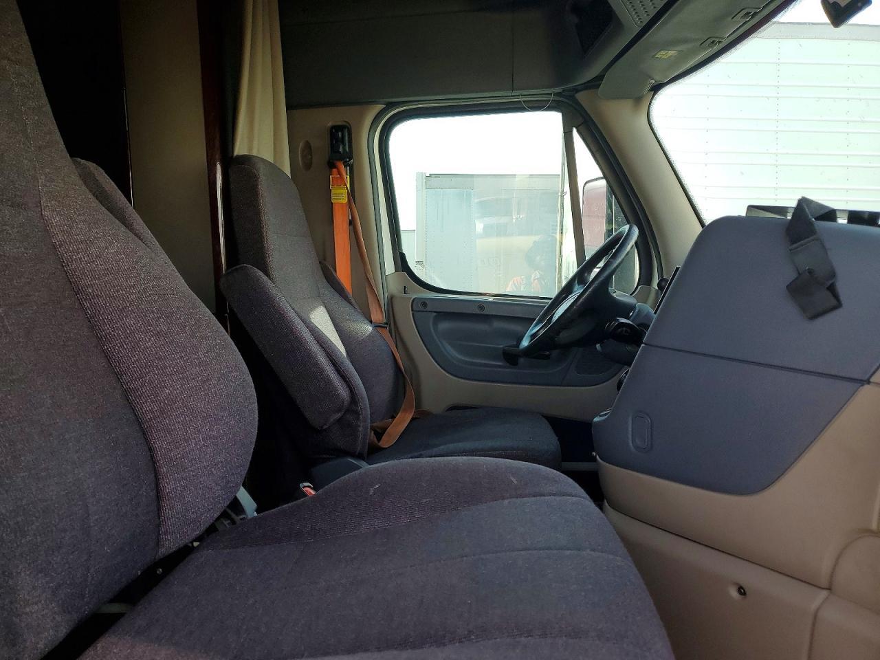 2018 Freigliner 2018 Freightliner Cascadia 125 Semi Truck