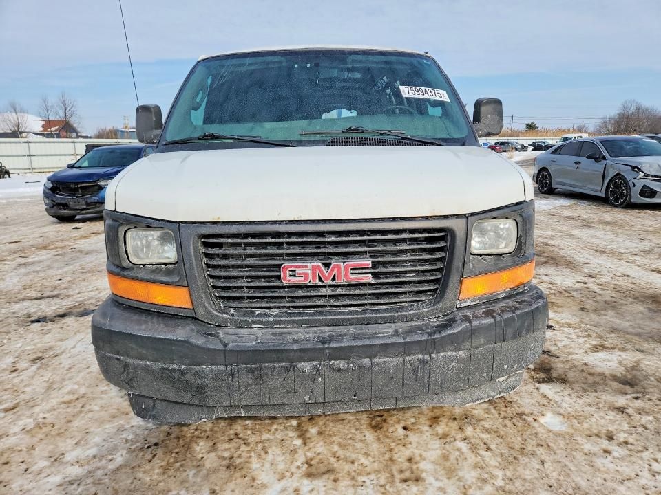2017 GMC Savana 2500 Delivery van