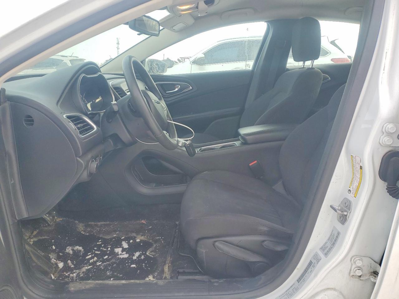 2015 Chrysler 200 lx