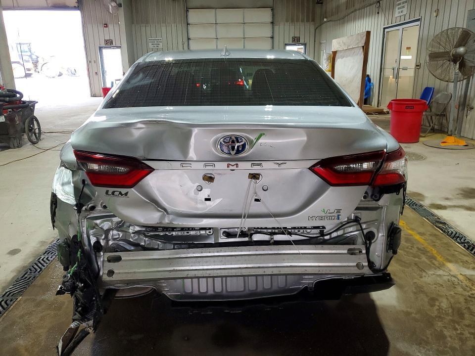 2021 Toyota Camry le