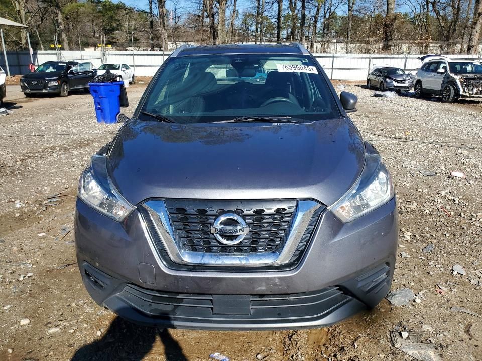 2020 Nissan Kicks sv