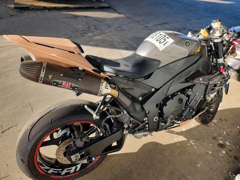 2013 Yama YZFR1