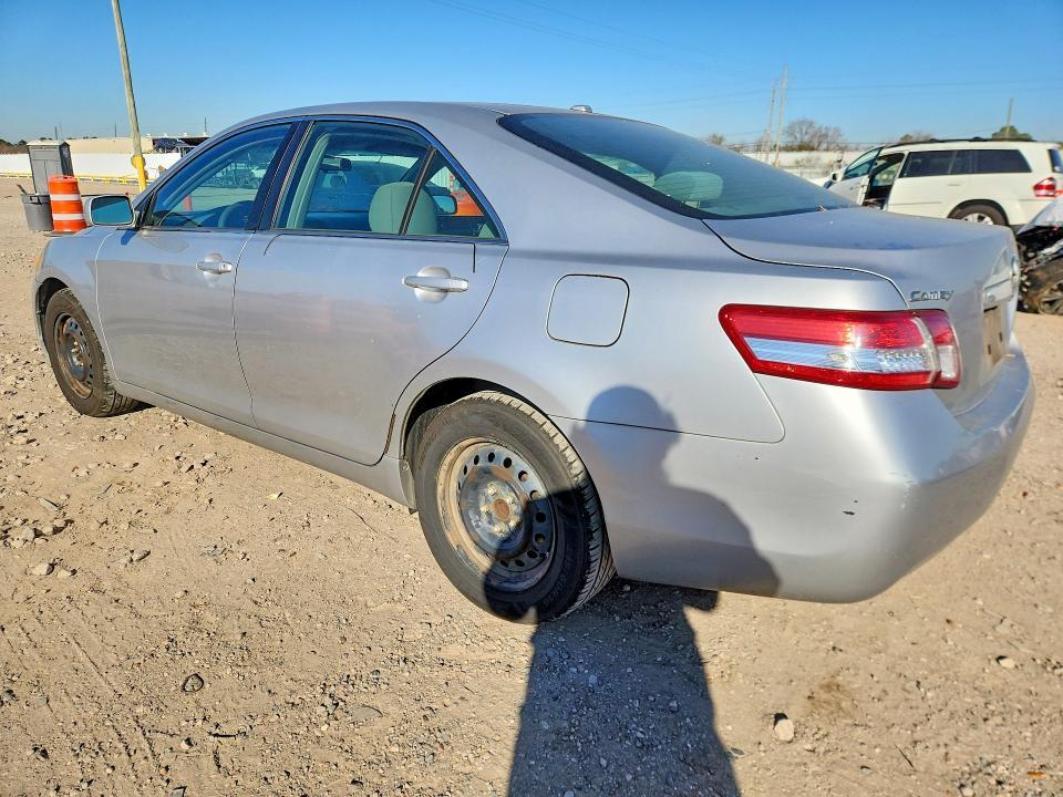 2011 Toyota Camry le