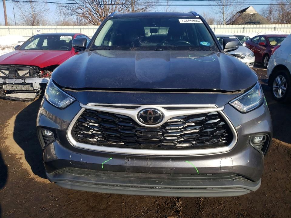 2021 Toyota Highlander xle