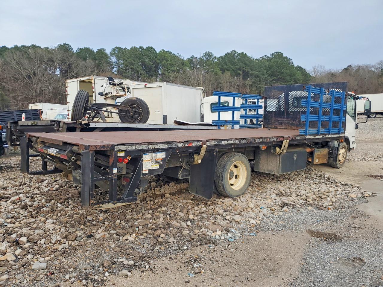 2015 Isuzu NRR Flatbed Truck