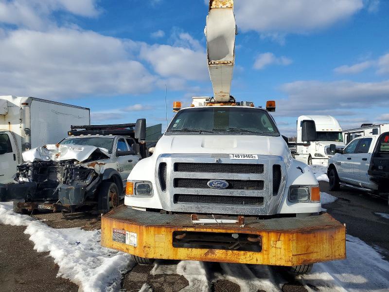 2011 Ford F750 Super Duty Bucket Truck