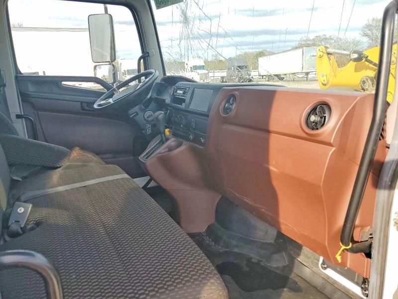 2021 Hino L6 box Truck