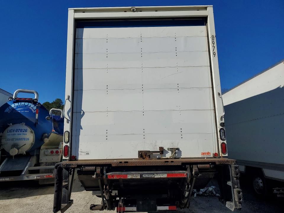 2016 Isuzu NRR BOX Truck