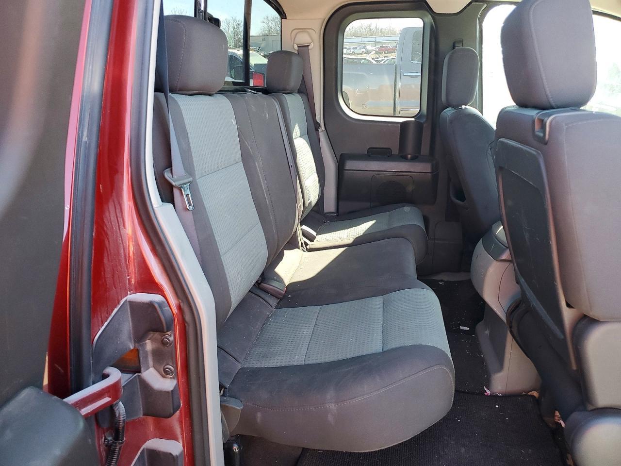 2004 Nissan Titan XE