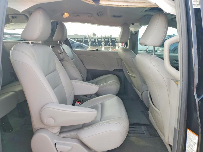 2016 Toyota Sienna xle