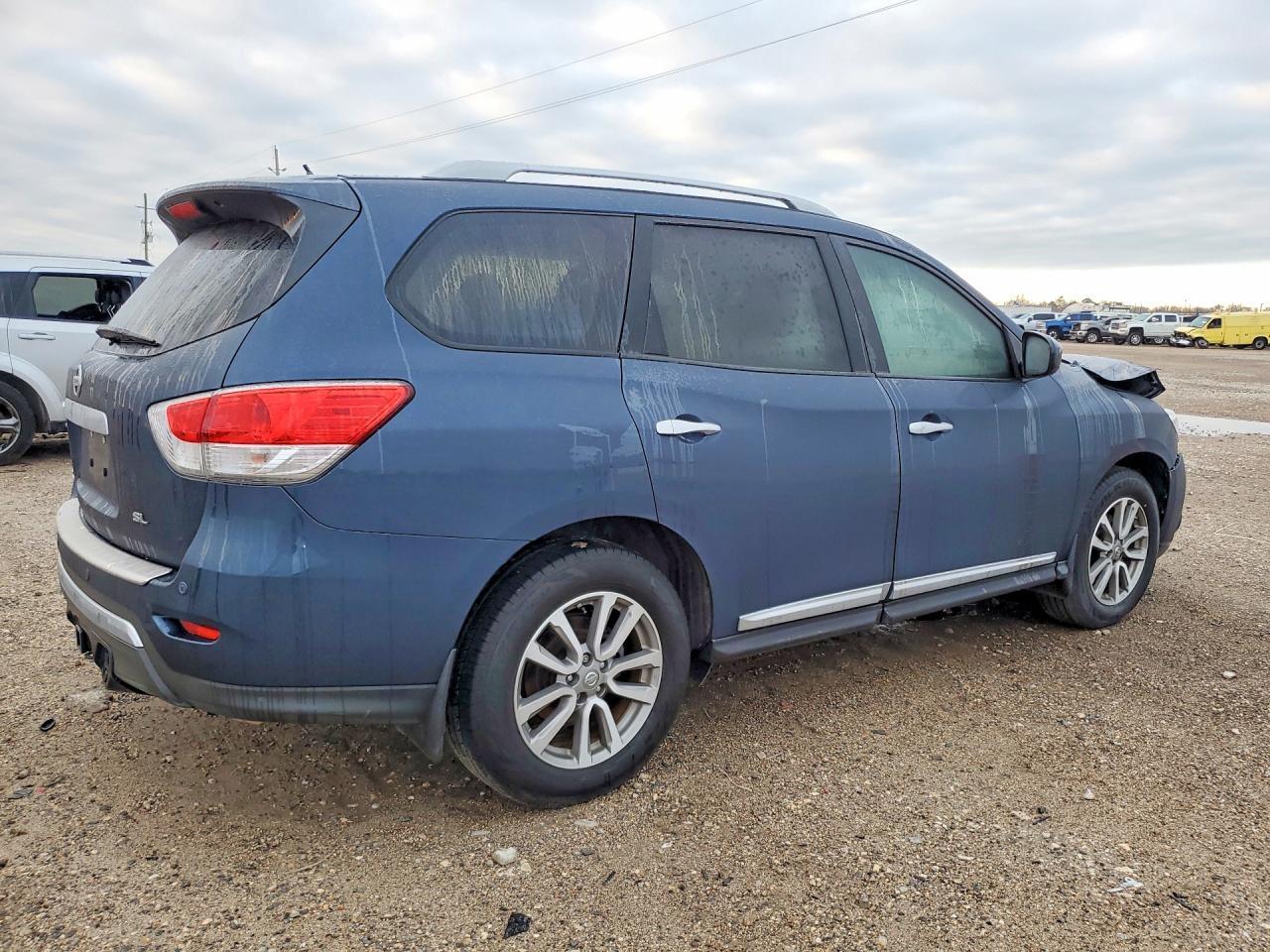 2014 Nissan Pathfinder s