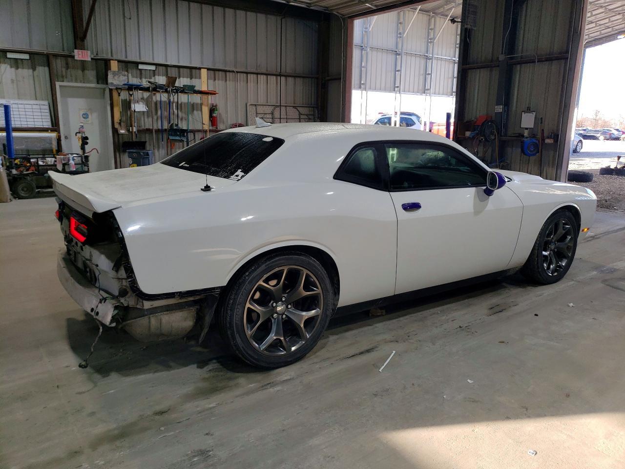 2016 Dodge Challenger sxt
