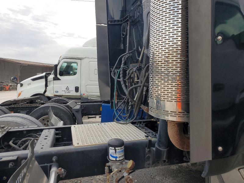 2013 International Prostar-semi Truck