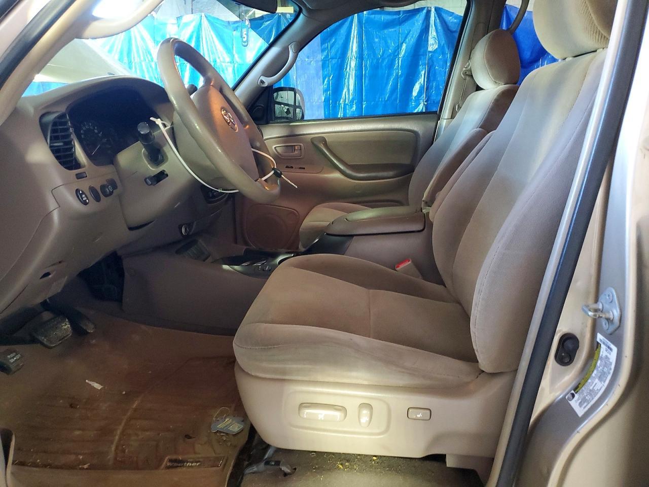 2005 Toyota Sequoia SR5