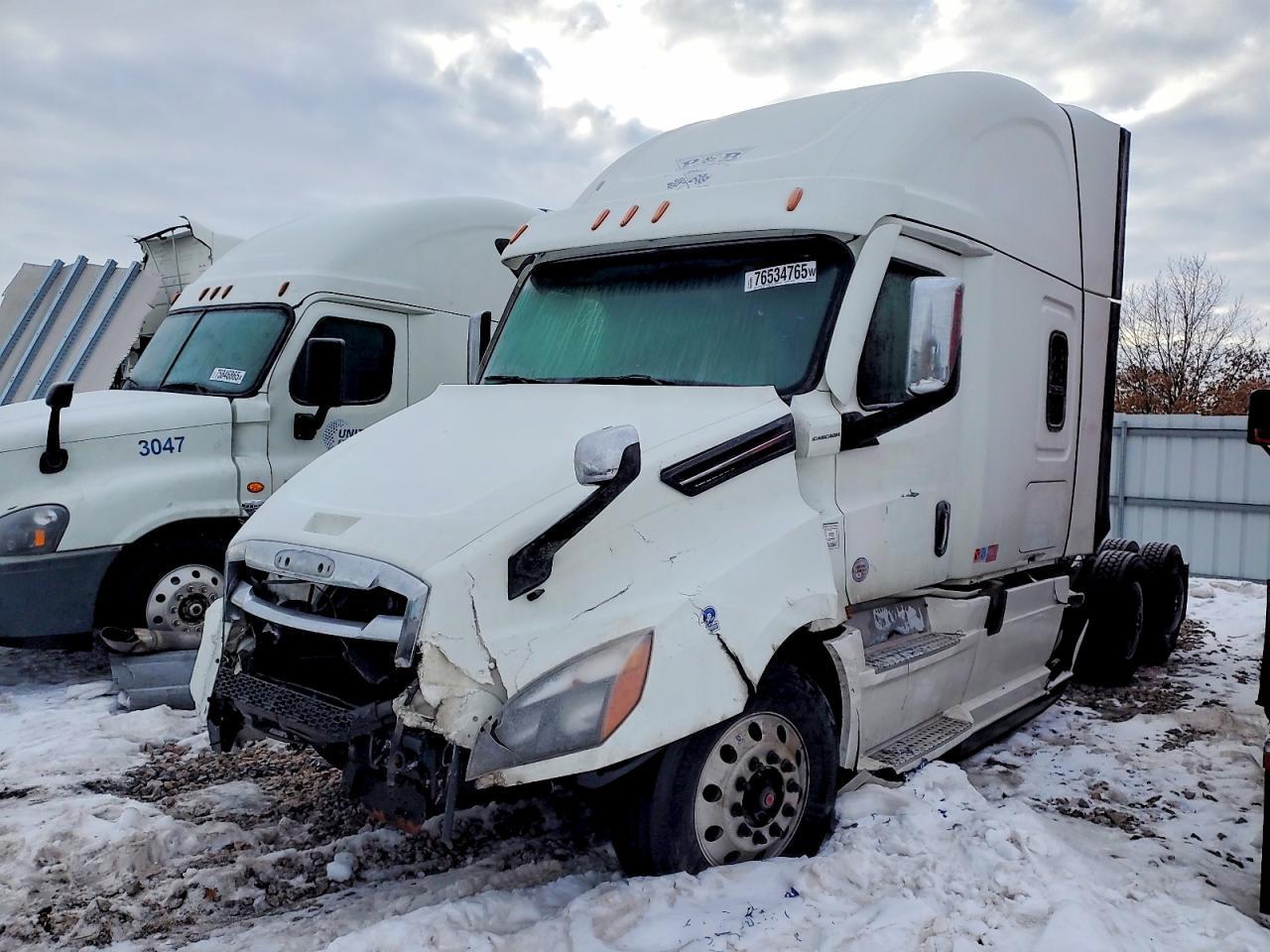 2020 Freightliner Cascadia 126