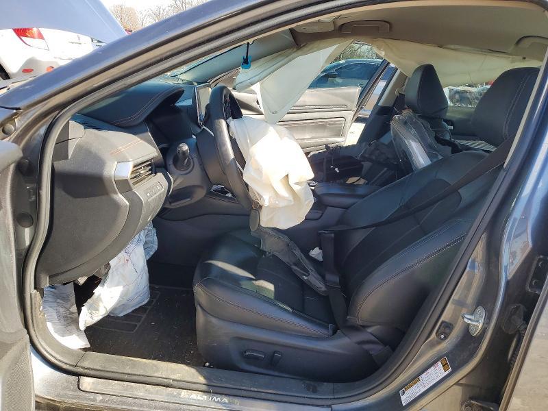 2020 Niss Altima 2.5 sr