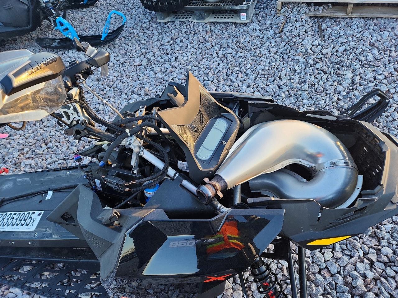 2021 Skidoo MXZ X 850 E-TEC E.S