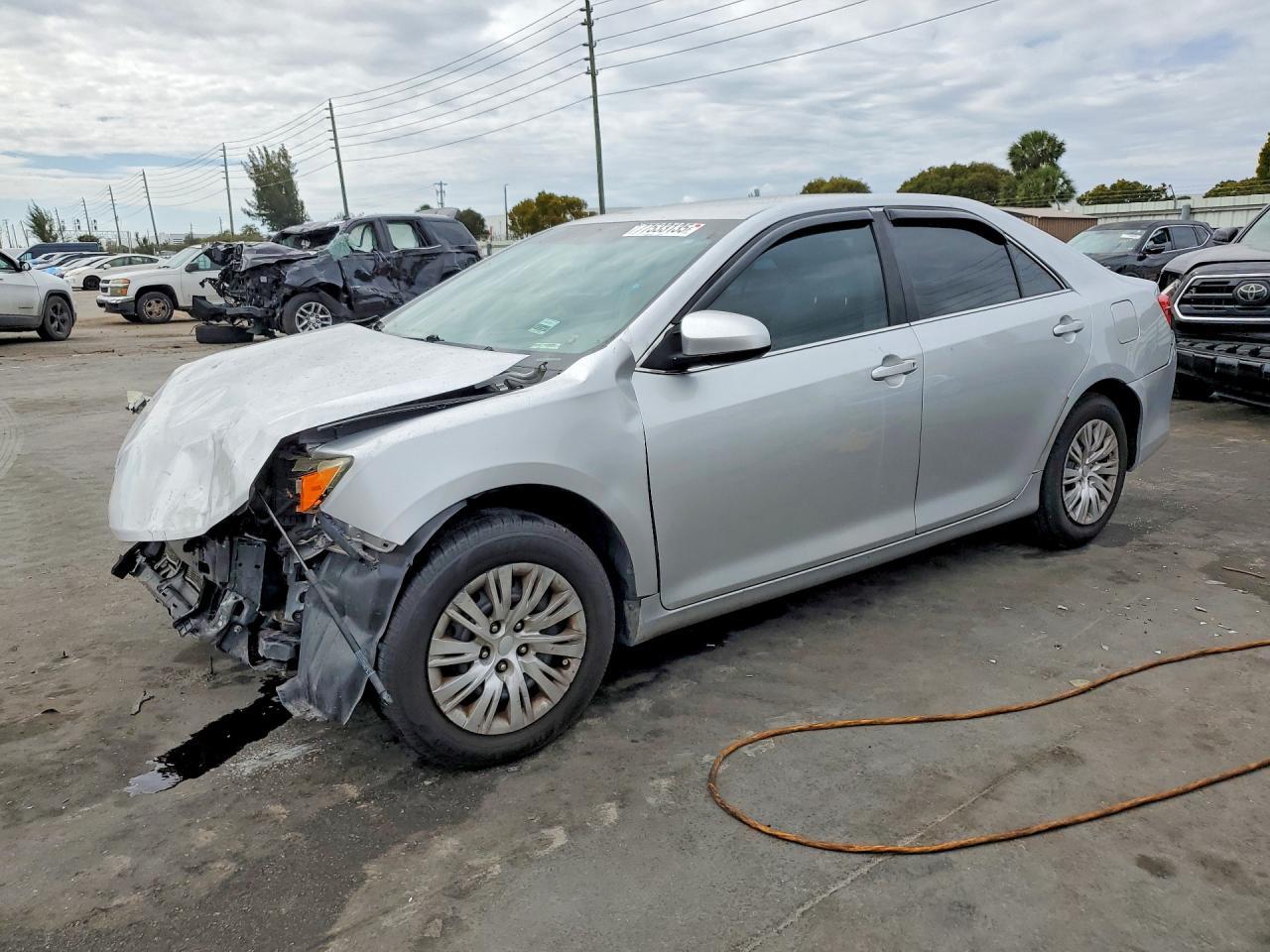 2014 Toyota Camry l