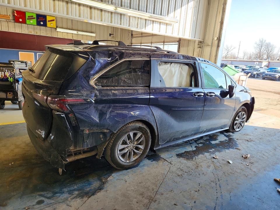 2024 Toyota Sienna xle 7-passenger