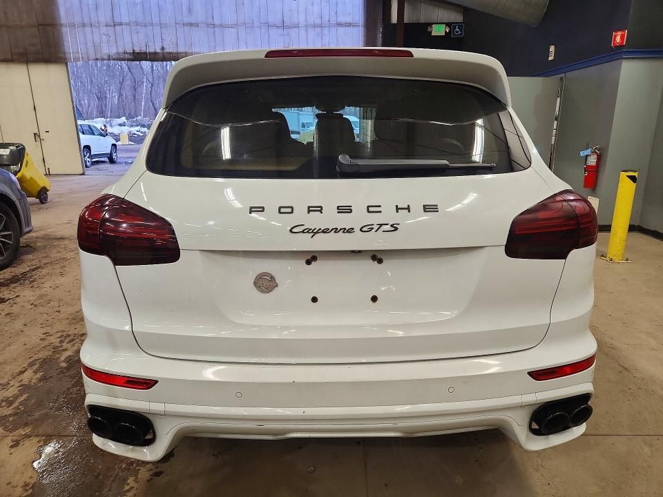2016 Porsche Cayenne gts