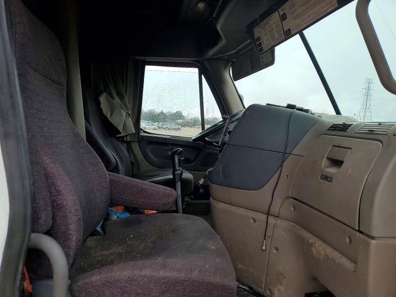 2013 Freightliner Cascadia Semi Truck