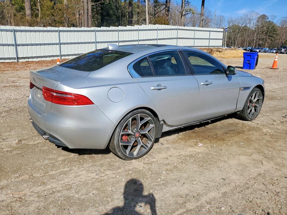 2017 Jaguar Xe R-sport