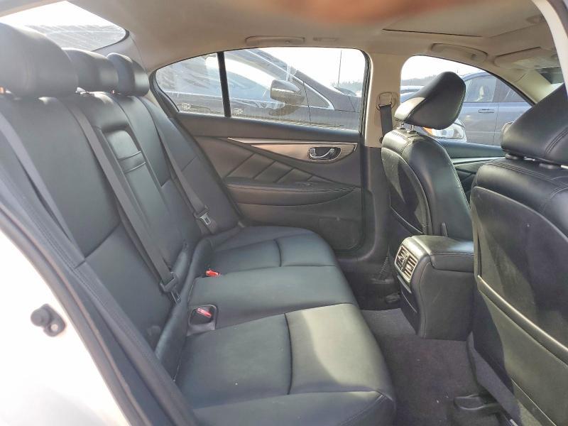 2015 Infiniti Q50 Base