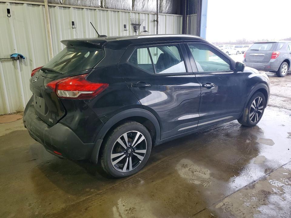 2019 Nissan Kicks s