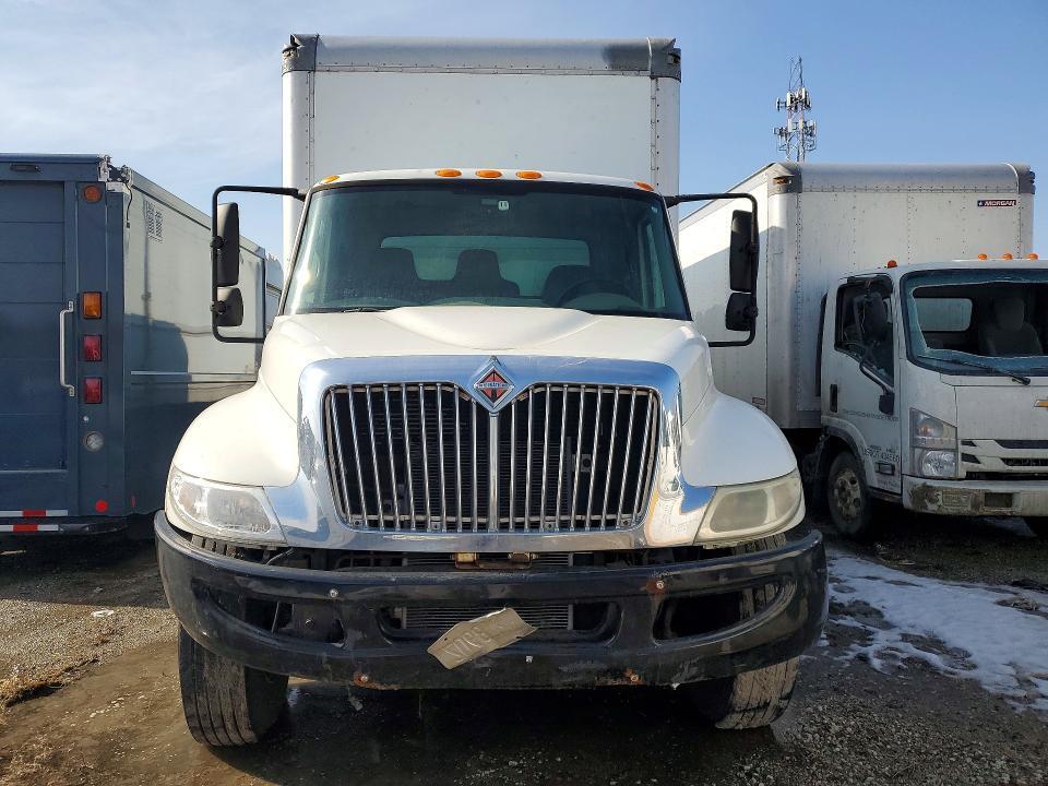 2011 International 4300 box Truck
