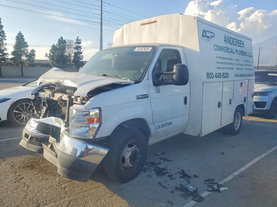 2022 Ford E350 Utility / Service Truck
