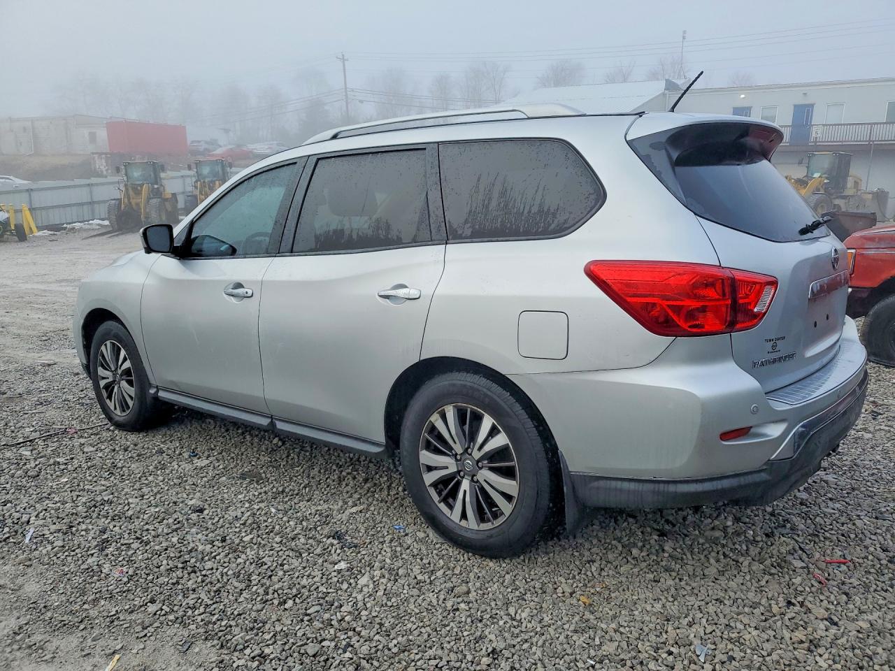 2017 Nissan Pathfinder s