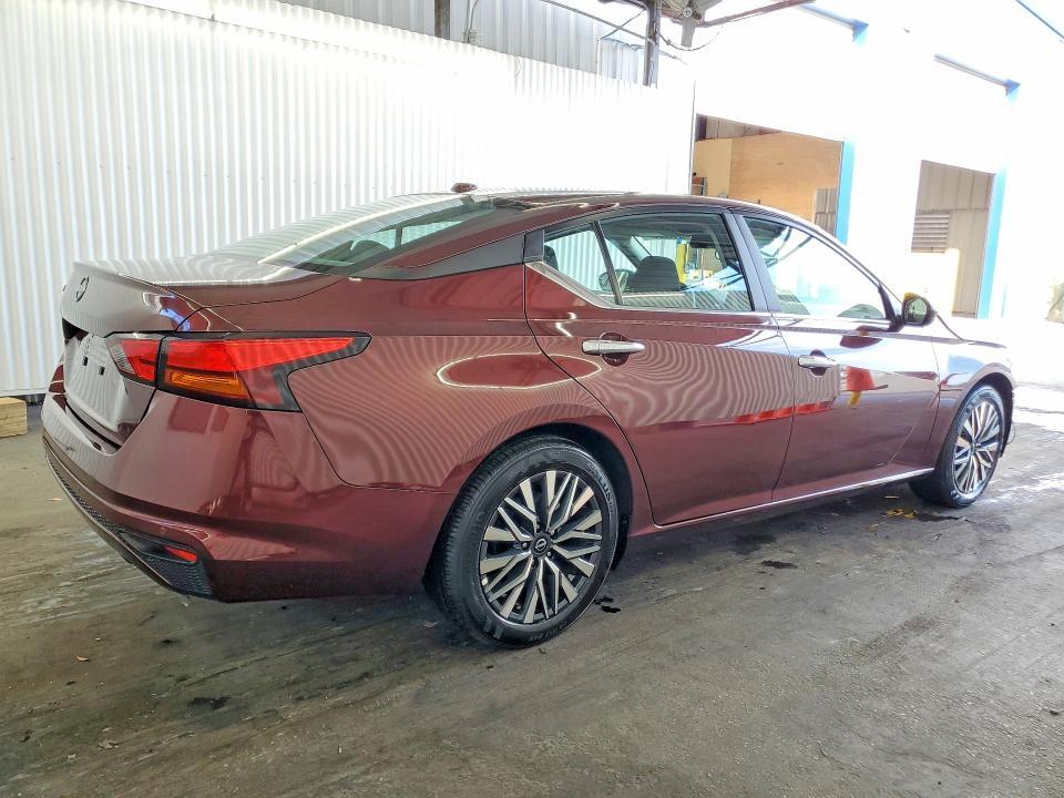2025 Nissan Altima 2.5 sv