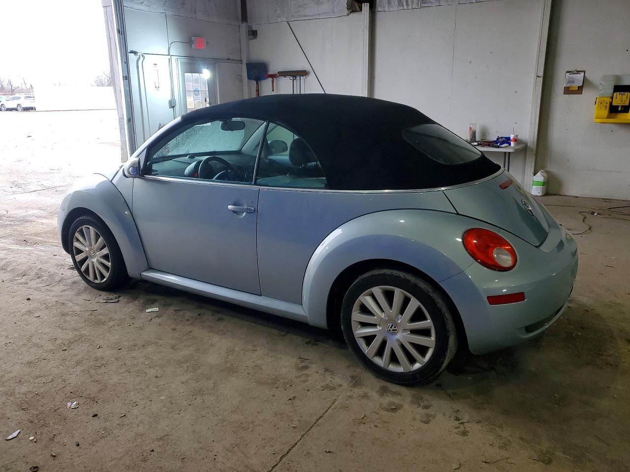 2009 Volkswagen New Beetle s