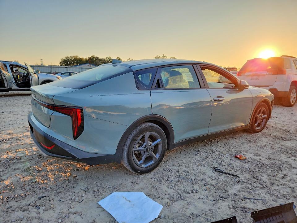 2025 KIA K4 lx