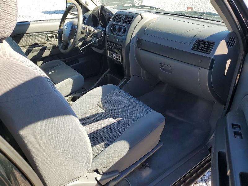 2004 Nissan Frontier King cab xe