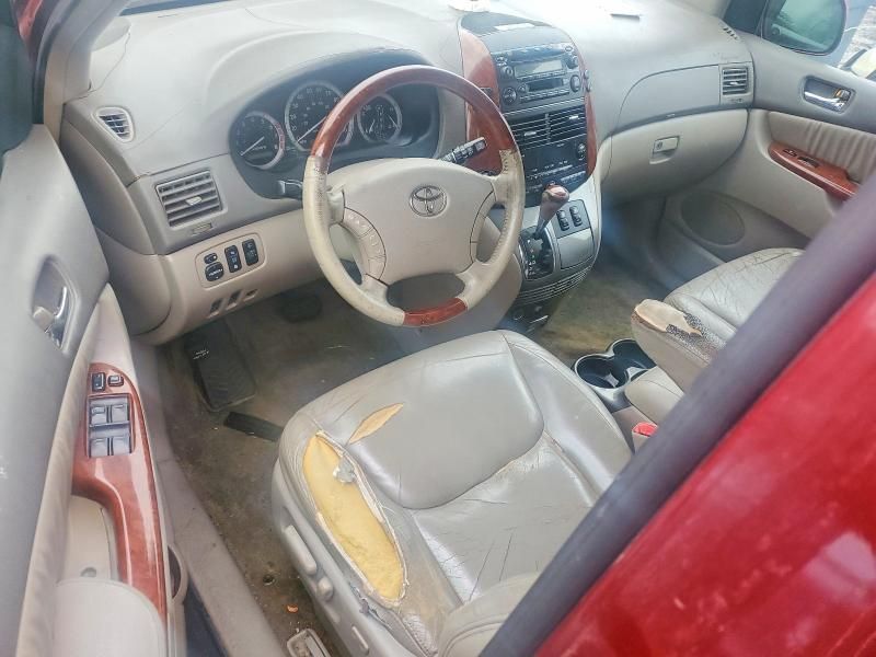 2005 Toyota Sienna xle