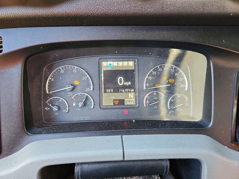 2018 Freigliner 2018 Freightliner Cascadia 126 Semi Truck